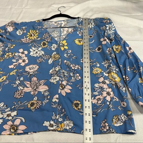 Gap Blue Pink Floral‎ V Neck Button Up Blouse - Picture 6 of 8